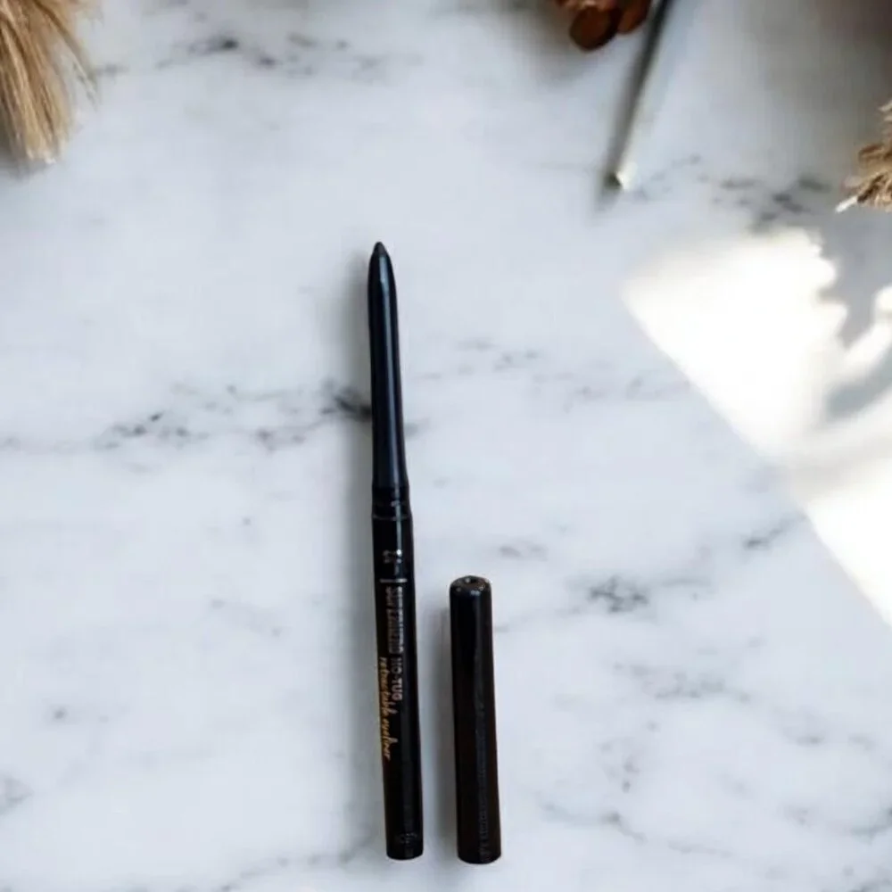 It Cosmetics NEW Superhero No-Tug Retractable Eyeliner